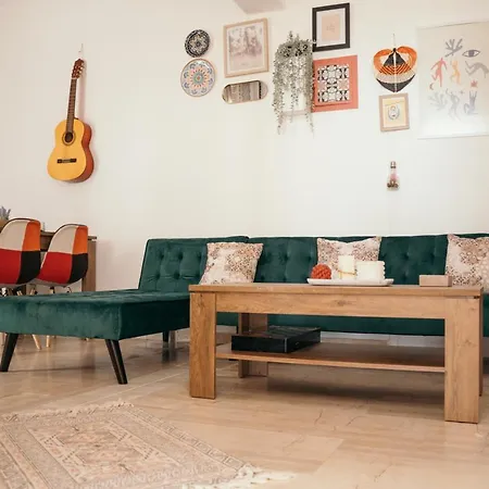 Apartamento Villager's Art Apt-your Stylish Airport Escape Paradeísion